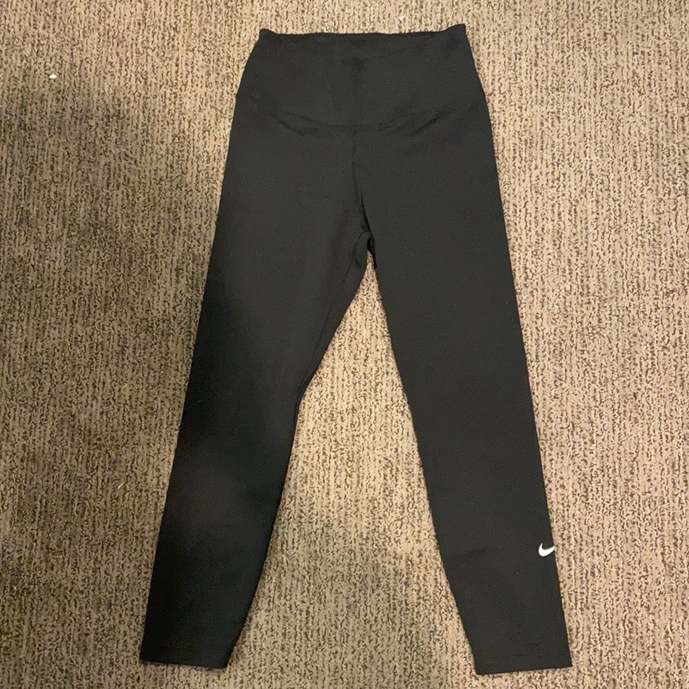Black 7/8 length Nike Dri-fit leggings, size XS